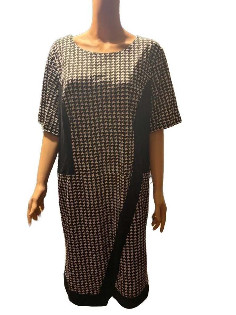 Sami & Jo Plus Size Houndstooth Short Sleeve Shift Dress